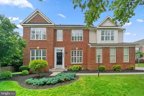25887 Nellie Ct, Chantilly, VA 20152