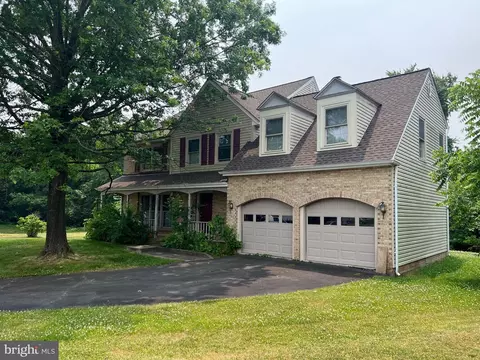 21775 Pinewood Ct, Sterling, VA 20164