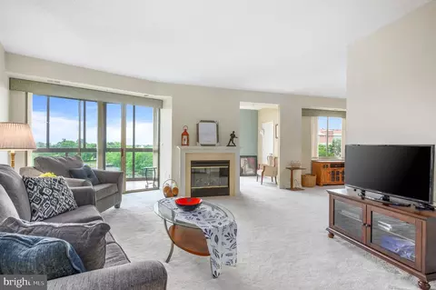 19365 Cypress Ridge Ter #703, Leesburg, VA 20176