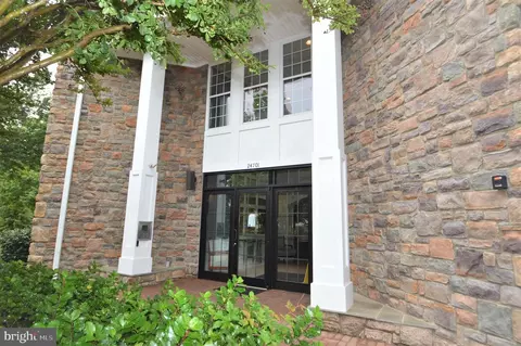 24701 Byrne Meadow Sq #208, Aldie, VA 20105