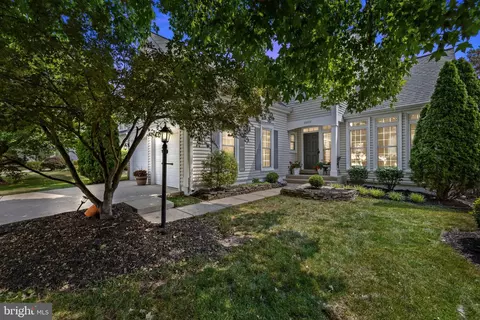 20222 Birdsnest Pl, Ashburn, VA 20147