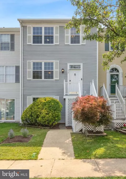 636 Radford Ter NE, Leesburg, VA 20176