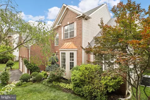 46772 Backwater Dr, Sterling, VA 20164