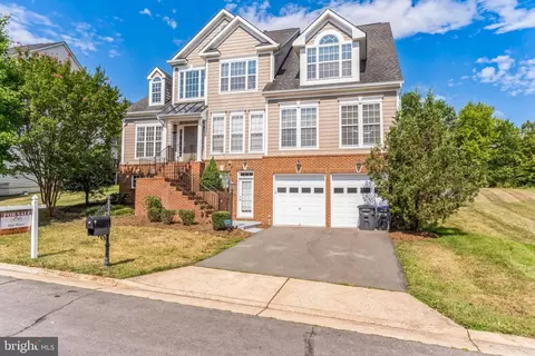 21357 Glebe View Dr, Broadlands, VA 20148
