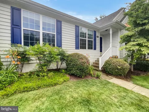 17425 Tedler Cir, Round Hill, VA 20141