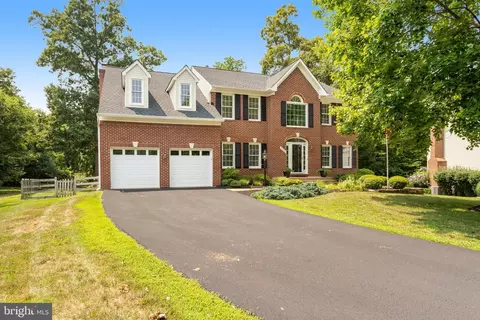 46930 Fairhills Ct, Sterling, VA 20165