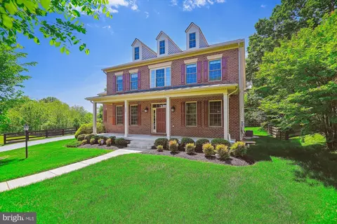 107 Levenbury Pl, Hamilton, VA 20158