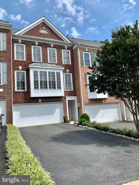 18411 Sierra Springs Sq, Leesburg, VA 20176