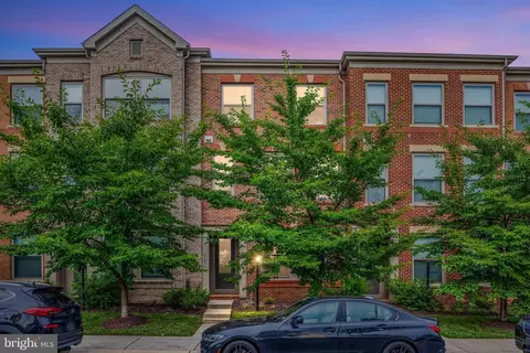 23476 Ashwood Moss Ter, Brambleton, VA 20148
