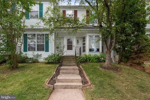 859 Smartts Ln, Leesburg, VA 20176