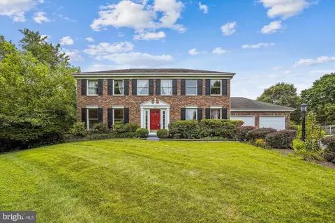 220 Leslie Ct, Sterling, VA 20164