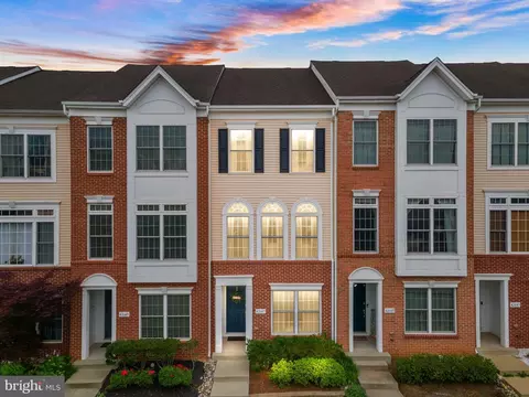 42647 Homefront Ter, Chantilly, VA 20152