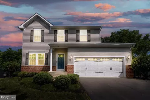 111 Eisentown Dr, Lovettsville, VA 20180
