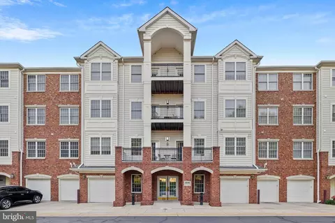 20745 Royal Palace Sq #101, Sterling, VA 20165