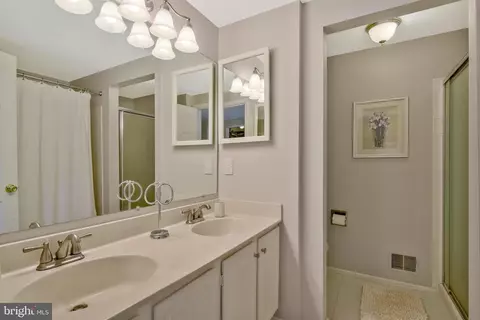 2 Clapham Ct, Sterling, VA 20165 photo 25