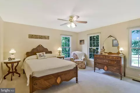 2 Clapham Ct, Sterling, VA 20165 photo 27