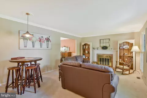 2 Clapham Ct, Sterling, VA 20165 photo 7