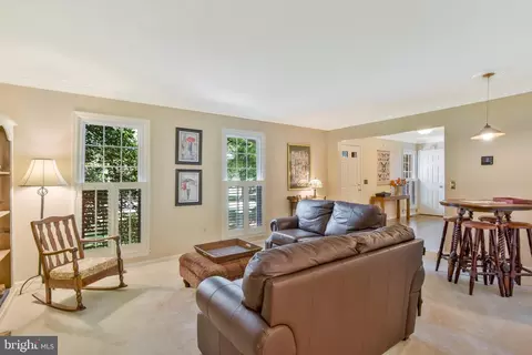 2 Clapham Ct, Sterling, VA 20165 photo 6