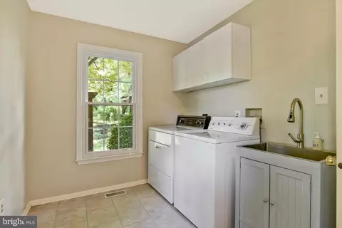 2 Clapham Ct, Sterling, VA 20165 photo 18