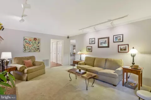 2 Clapham Ct, Sterling, VA 20165 photo 16