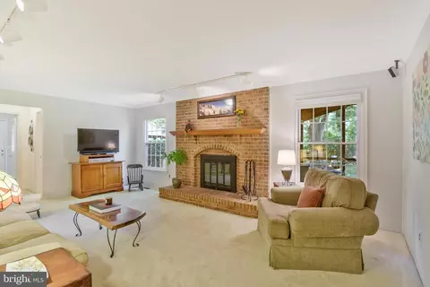 2 Clapham Ct, Sterling, VA 20165 photo 15