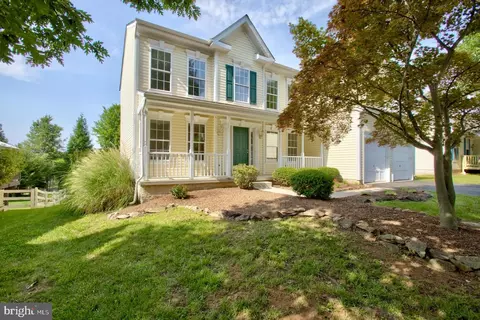 17273 Magic Mountain Dr, Round Hill, VA 20141