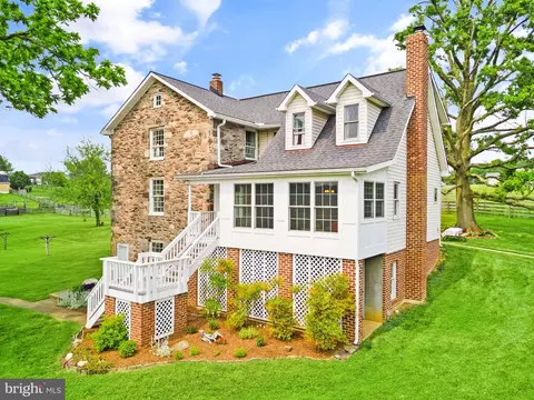17008 Hamilton Station Rd, Hamilton, VA 20158