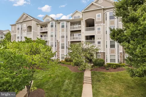 501 Sunset View Ter SE #304, Leesburg, VA 20175