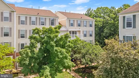 46944 Courtyard Sq #303, Sterling, VA 20164