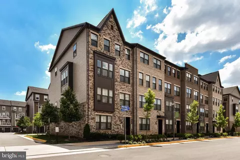 20690 Wood Quay Dr, Sterling, VA 20166