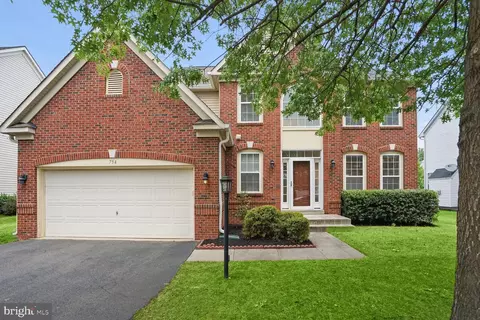 734 Bonnie Ridge Dr NE, Leesburg, VA 20176