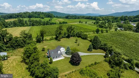 14103 Harpers Ferry Rd, Hillsboro, VA 20132