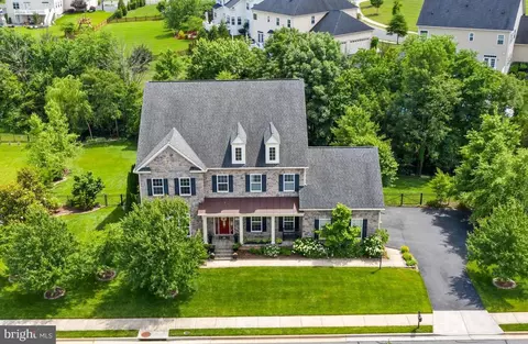 41857 Rawnsley Dr, Ashburn, VA 20148