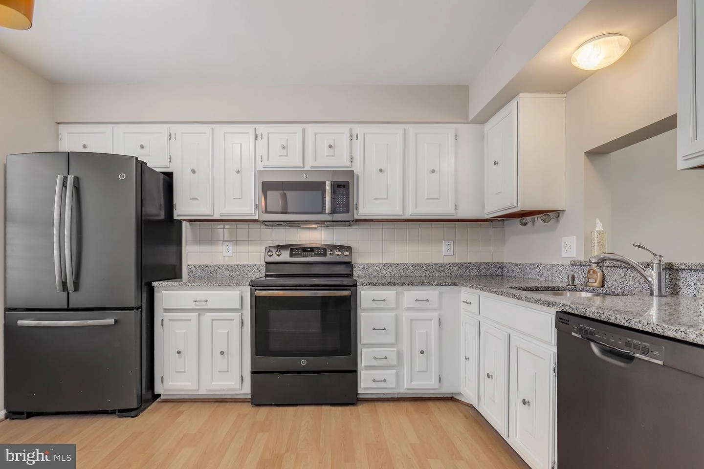 7 Millard Ct, Sterling, VA 20165 photo 4