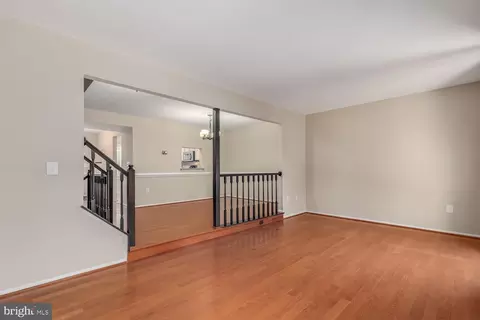 7 Millard Ct, Sterling, VA 20165 photo 10