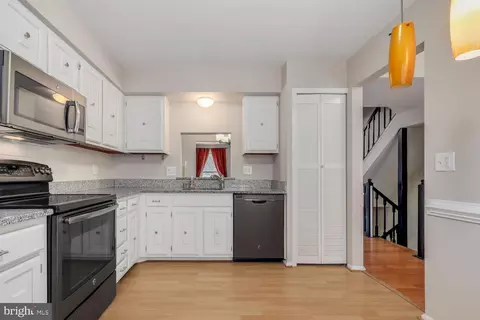 7 Millard Ct, Sterling, VA 20165 photo 6