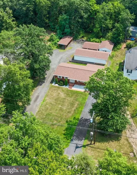 20470 Broad Run Dr, Sterling, VA 20165