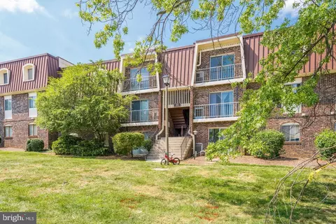 141 Fillmore Ave N #12, Sterling, VA 20164