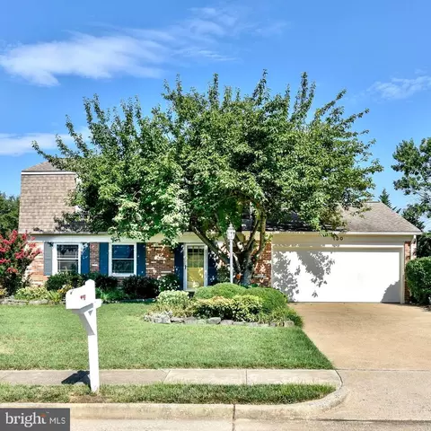 130 Maryanne Ave SW, Leesburg, VA 20175