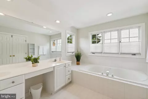 43237 Lighthouse Pl, Chantilly, VA 20152 photo 32