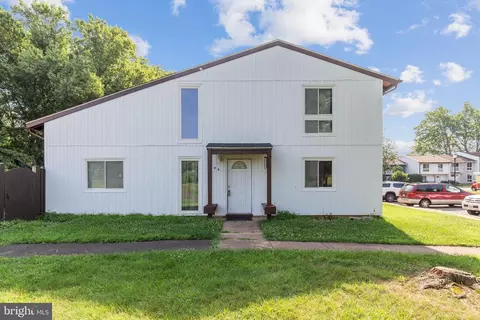 195 N Cottage Rd, Sterling, VA 20164