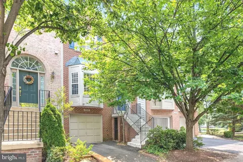 45821 Marlane Ter, Sterling, VA 20166
