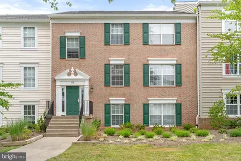 111 Fort Evans Rd SE #A, Leesburg, VA 20175