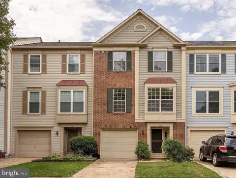 345 Barnfield Sq NE, Leesburg, VA 20176