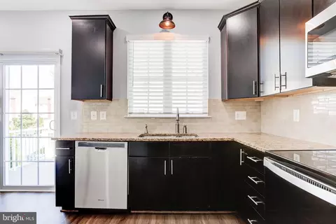 42908 Mccomas Ter, Chantilly, VA 20152 photo 4
