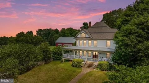 12040 Berlin Tpke, Lovettsville, VA 20180