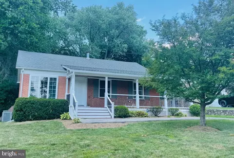 421 W H St, Purcellville, VA 20132