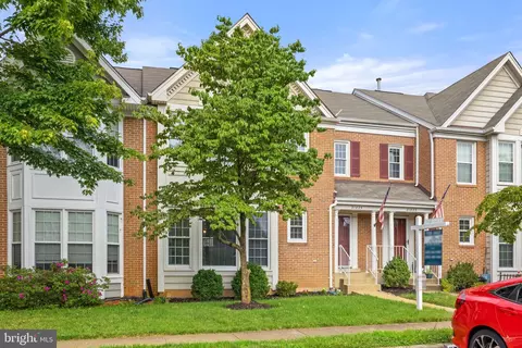 21825 Formosa Sq, Sterling, VA 20164