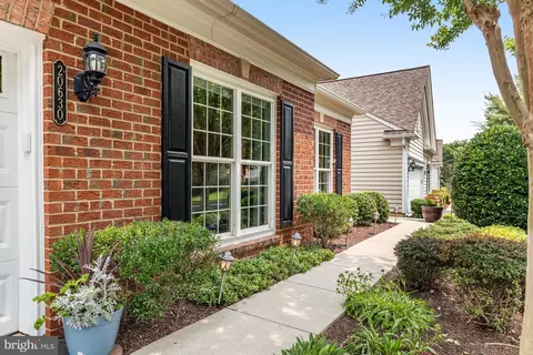 20630 Crescent Pointe Pl, Ashburn, VA 20147 photo 2