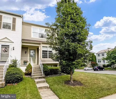 320 Stallion Sq NE, Leesburg, VA 20176